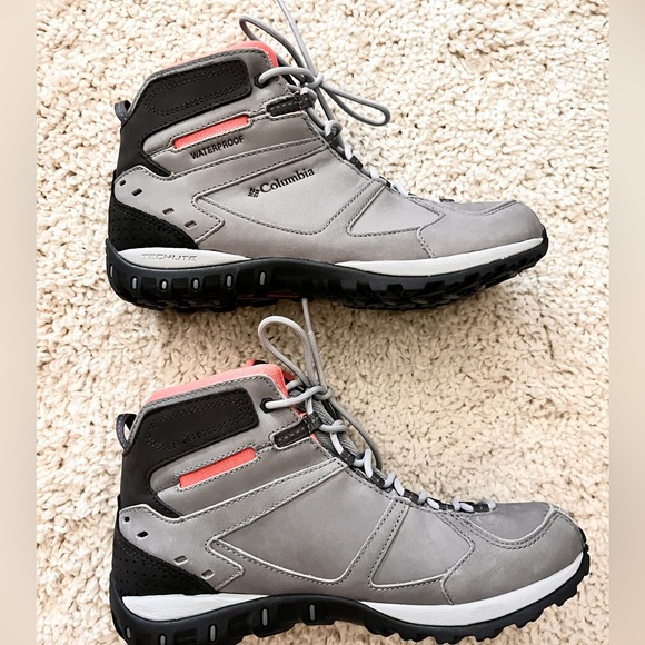 Columbia Womens Culvert Mid Omni-Tech Waterproof Hiking Boots - Picture 3 of 10